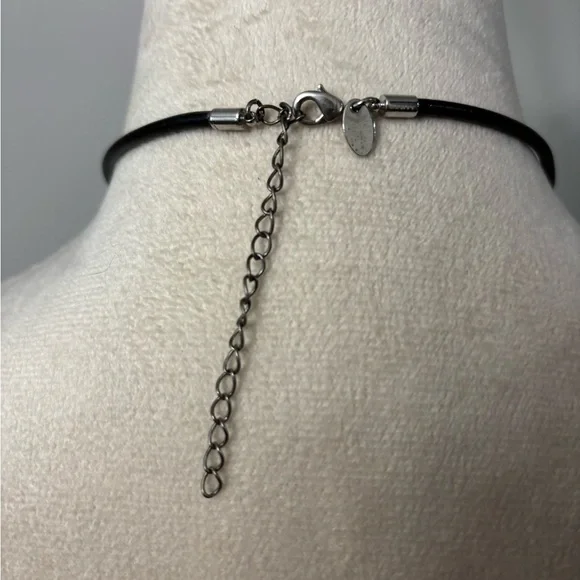 Lia Sophia Elegant Black and Silver Pendant Necklace - Picture 5 of 6